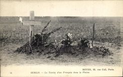 CPA Senlis the Tomb Of a French In the Militaria Plain