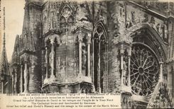 CPA Rheims In Its Years Of Bombardments 1914 the Burnt Cathedral And Bombardee By the Militaria Germans