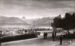 CPSM Pau La terrasse la chaine des Pyrenees et le pic du Midi d'Ossau