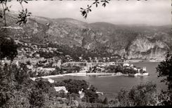 CPA Beaulieu Sur Mer Vue sur la ville et la baie des Fourmis