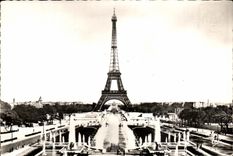CPSM Paris Les Fontaines du Palais de Chaillot et la Tour Eiffel