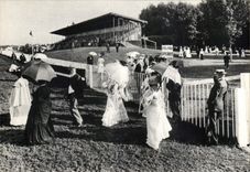 REPRO Paris Day of races to the hippodrome of Longchamp Hippisme Horses