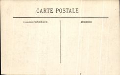 CPA Les Inondations de Paris Le Bateau de Passage de la Rue Saint Dominique