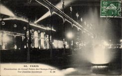 CPA Paris Illumination of Grand Palais of the Elysees Fields a luminous fountain