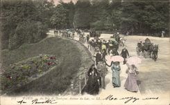 CPA Paris At the Bois de Boulogne Around the Lake