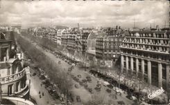 CPA Paris Avenue of Champes Elysees