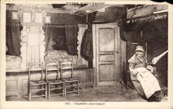 Standard CPA Of Auvergne Room Auvergnate Folklore Costume