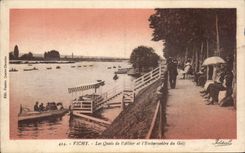 CPA Vichy Les quais De l'Allier Et l'Embarcadre Du Golf
