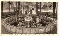 CPA Vichy La Source Grande Grille Charles le Coeur et Lucien Woog