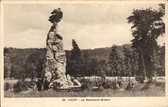 CPA Vichy Le Monument Gilbert