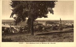 CPA Vichy vue Generale Sur La Boucle De L'Allier