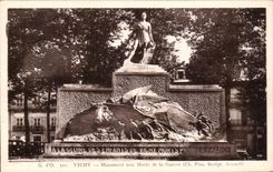 CPA Vichy Monument aux Morts de la Guerre Militaria