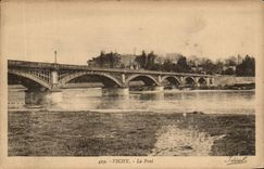 CPA Vichy Le Pont Visitex la Grande Expositon Aux Galeries De L'Elysee