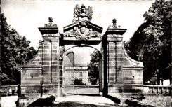 CPA Vichy et Chatel Guyon Chateau D'Efflat 