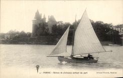 CPA Pornic Bateau de plaisance sortant du port
