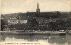 CPA Bayonne Place d'Armes et la Cathedrale