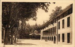 CPA Thermal Barbazan the Hotel Of the Park And the kiosk of the source