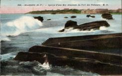 CPA Biarritz Apercu d'une Mer demontee du Port des Pecheurs