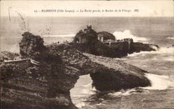 CPA Biarritz La Rocher percee le Rocher de la Vierge