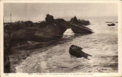 CPA Biarritz La Rocher Percee et le Rocher de la Vierge