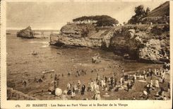 CPA Biarritz Les Bains au port Vieux et le Rocher de la Vierge