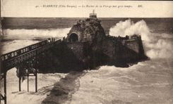CPA Biarritz Le Rocher de la Vierge Par gros temps