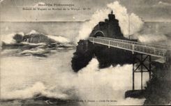 CPA Biarritz Pittoresque Assaut de Vagues au rocher de la Vierge