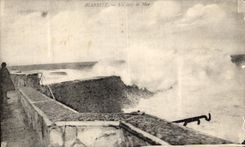 CPA Biarritz Un Coup de Mer