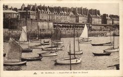 CPA St Malo L'Avant Port et Quai de Dinard Bateaux 