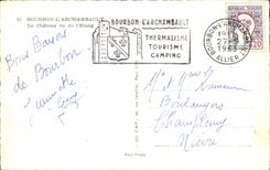 CPA Bourbon L'Archambault Le Chateau vu de lEtang