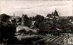 CPA Pornic Vue Sur Le Chateau Et l'eglise
