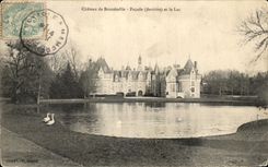 CPA Chateau de Bonnetable Facade et le Lac