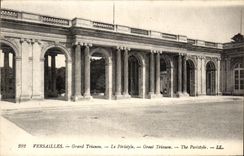 CPA Versailles Grand Trianon Le Peristyle 