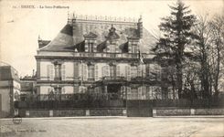 CPA Dreux La sous Prefecture