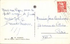 CPA Biarritz De Vagues Dans Le Fond Le Phare