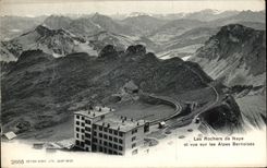CPA Les Rochers de Baye et vue sur les Alpes Bernoises