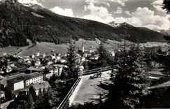 CPA Blick von der Hohen Promenade auf Davos Platz Jakobshorn und Leidbachhorn