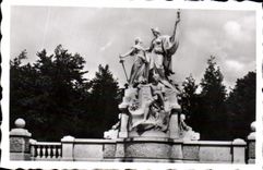 CPSM Neuchatel Monument de la Republique