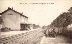 CPA Interior Chartrettes of the Militaria Station