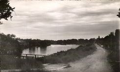 CPSM Chartrettes Stopping