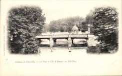 CPA Chateau de Chantilly Le Pont L'ile d'Amour 