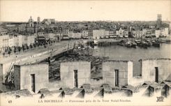 CPA La Rochelle Panorama Taken of the Tower Saint Nicolas Boats