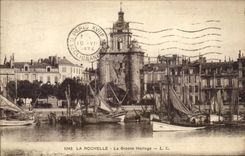 CPA La Rochelle the Large Clock Boats
