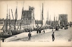 CPA La Rochelle Entrance of the Port Boats Fishes