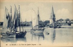 CPA La Rochelle the Tower of the Four Sergeants Boats