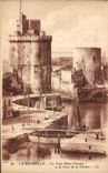 CPA La Rochelle the Tower Saint Nicolas and the Tower of the Chain Boat