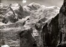 CPSM Chamonix Alt Le Mur du Brevent Le Teleperique et le Mont Blanc