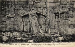 CPA Paris Square du Pere lachaise Le Mur par Moreau Vauthier La Fraternite