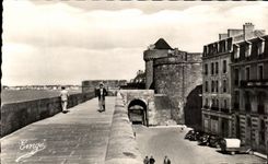 Dimensiones de CPA de Emeroude Saint Malo Santo Tomas Courtine de las paredes