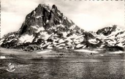 CPA Pyrenes the Peak of the South of Ossau and Lakes
